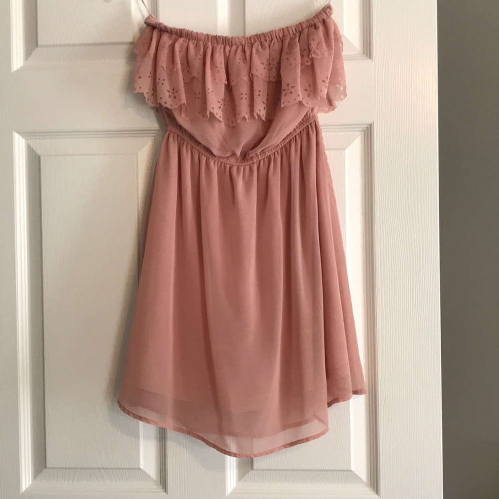 Cute dress for a casual night out. Size Small.
